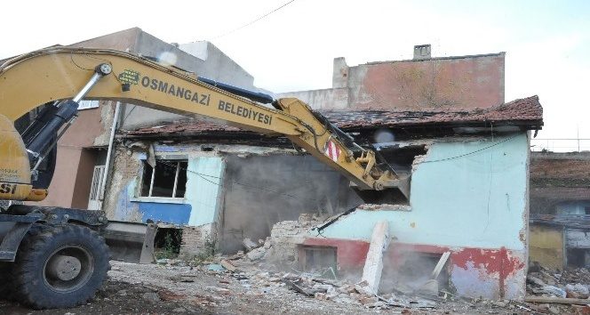 Bursa'da bir yılda 441 metruk bina yıkıldı