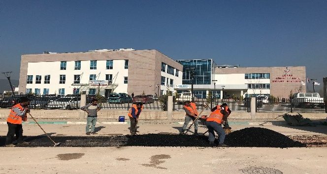 Gürsu'da hastane yoluna makyaj