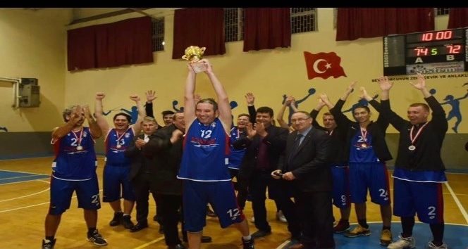 Şampiyon Mustafakemalpaşa Belediye Spor