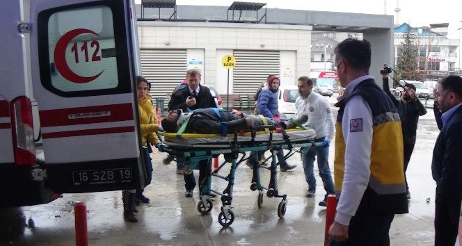 Fabrikanın menfezine düşen işçi ölümden döndü