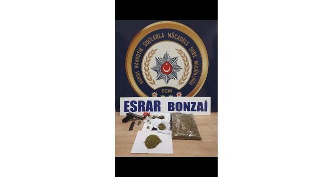 Bursa narkotik polisinden uyuşturucu tacirlerine baskın