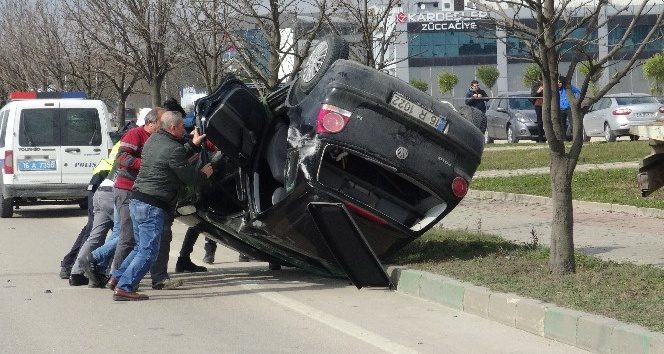 (Özel) Bariyerlere çarparak takla atan otomobil 70 metre böyle sürüklendi