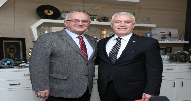 Bozbey: “Proje ve hizmet yarışı olmalı”