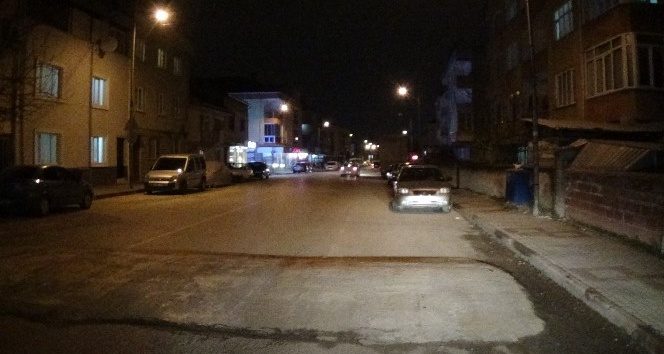 Borçlusuna minibüsle çarpıp kaçtı