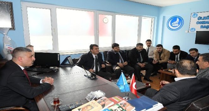 Dündar'dan Ülkü Ocaklarına ziyaret