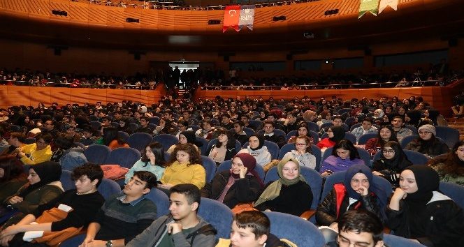 Üniversiteliler ‘Hocalara geldi'