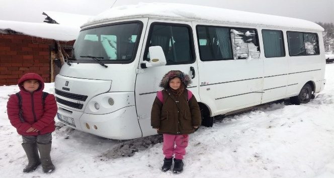 İznik'te taşımalı öğrenciler kar sebebiyle okullarına gidemiyor