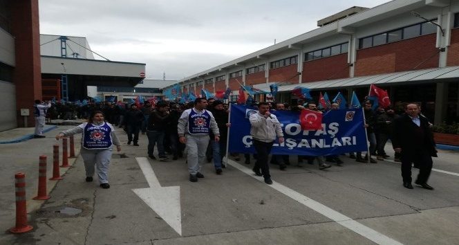 Otomotiv sektöründe üretim durdu...İşçiler yüzde 8'lik zammı beğenmediler, iş bıraktılar