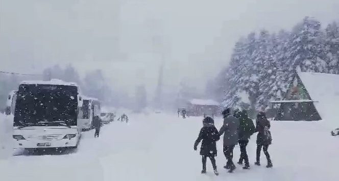 Uludağ'da kar yağışı başladı