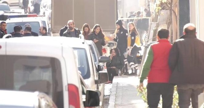 Sokak ortasında kadını silahla rehin alan zanlı tutuklandı