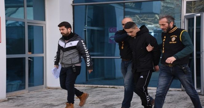 Silahlı soyguncu yüz tarama sistemi ile 24 saat geçmeden yakalandı