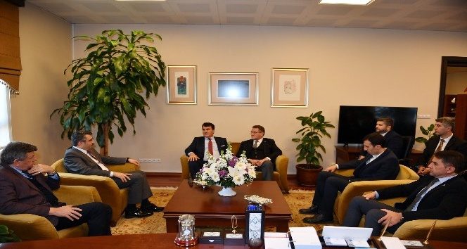 Başkan Dündar, Oktay Yılmaz'ı ağırladı