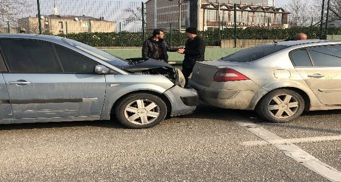 Bursa'da trafiği kilitleyen kaza