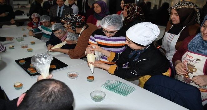 İnegöl'ün usta şefleri hünerlerini sergiledi