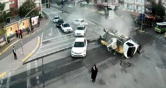 Bursa'daki feci kaza güvenlik kamerasında